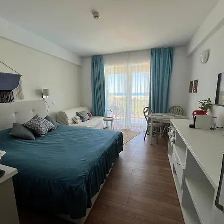 Апарт-отель Cris Sea View In Blaxy Дуэзечи-ши-Трей Аугуст