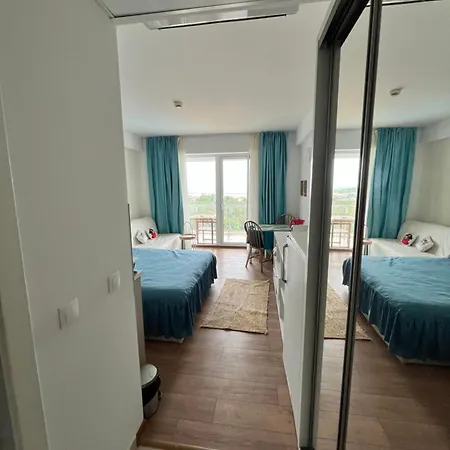 Cris Sea View In Blaxy Douăzeci şi Trei August