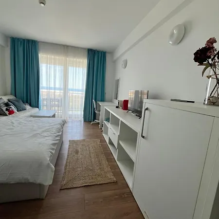Cris Sea View In Blaxy Дуэзечи-ши-Трей Аугуст