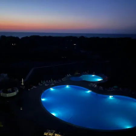 Cris Sea View In Blaxy Апарт-отель *